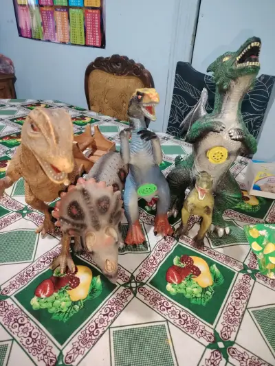 Set de Dinosaurios de Juguete Variados - miniatura 5