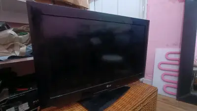 Televisor LG pantalla plana 32 pulgadas - miniatura 1