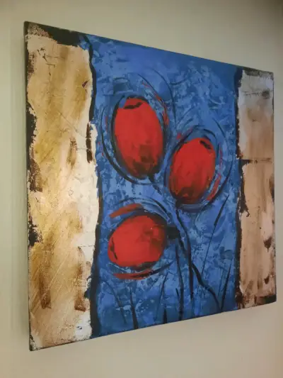 Cuadro Abstracto con Flores Rojas y Fondo Azul - miniatura 1