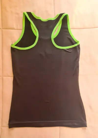 3 Poleras deportivas para Mujer Talla S-M - miniatura 6