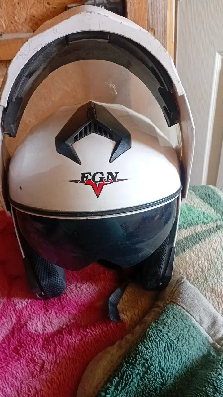 Casco de moto FGN blanco con visor - 2