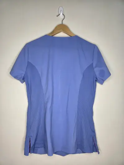 Blusa médica celeste con cierre frontal - miniatura 2