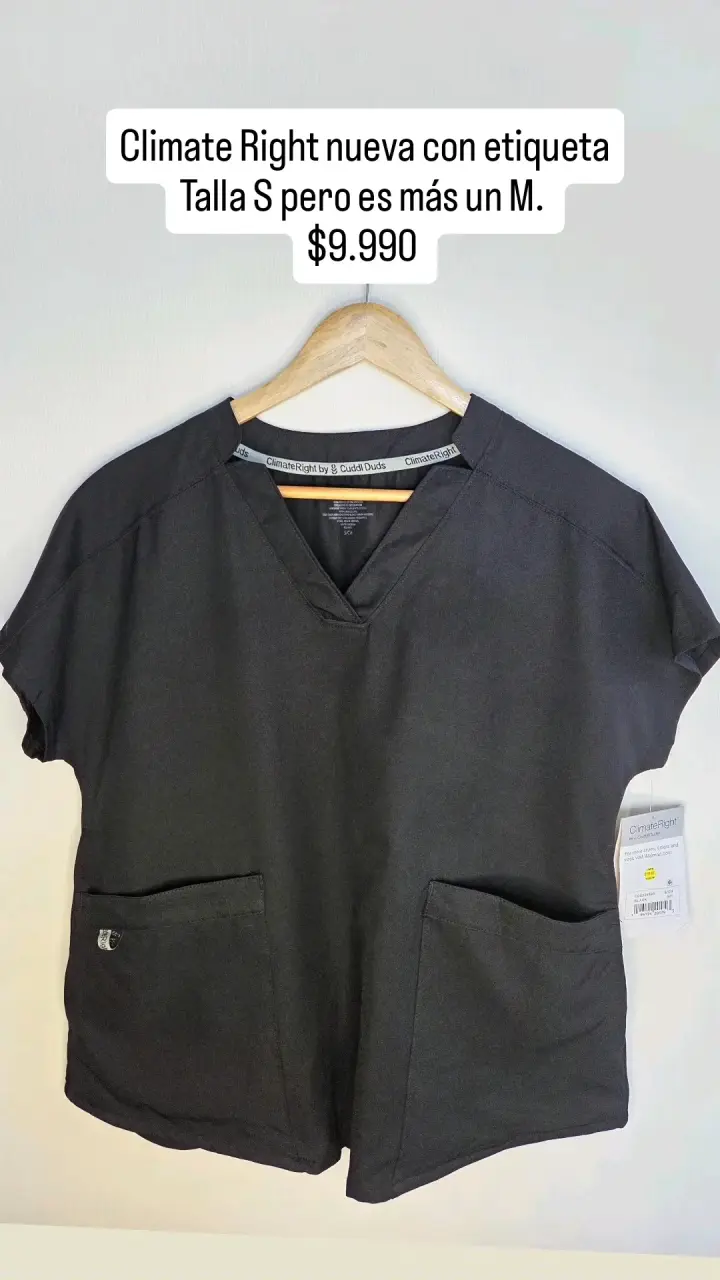Polera negra Climate Right nueva con etiqueta
