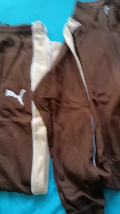 Conjunto deportivo marrón Puma con franjas beige - miniatura 2