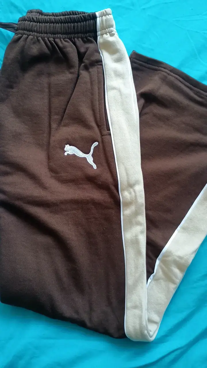 Conjunto deportivo marrón Puma con franjas beige - 4