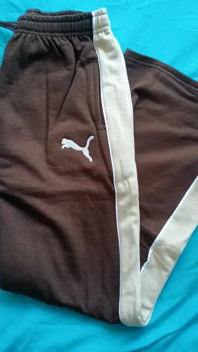Conjunto deportivo marrón Puma con franjas beige - miniatura 4