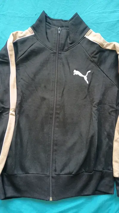 Conjunto deportivo negro y beige Puma para hombre - miniatura 2