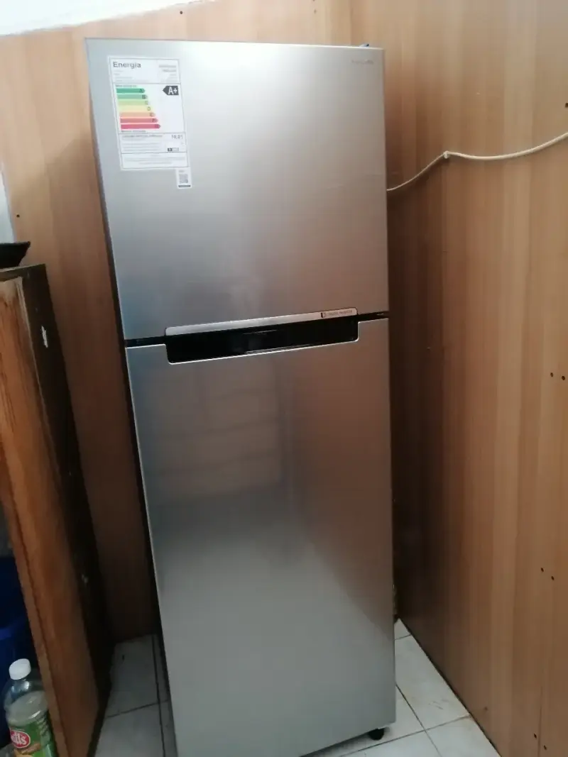 Refrigerador Samsung No Frost Plata - 2