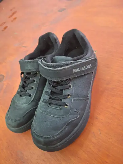 Zapatillas deportivas negras con detalles verdes - miniatura 4