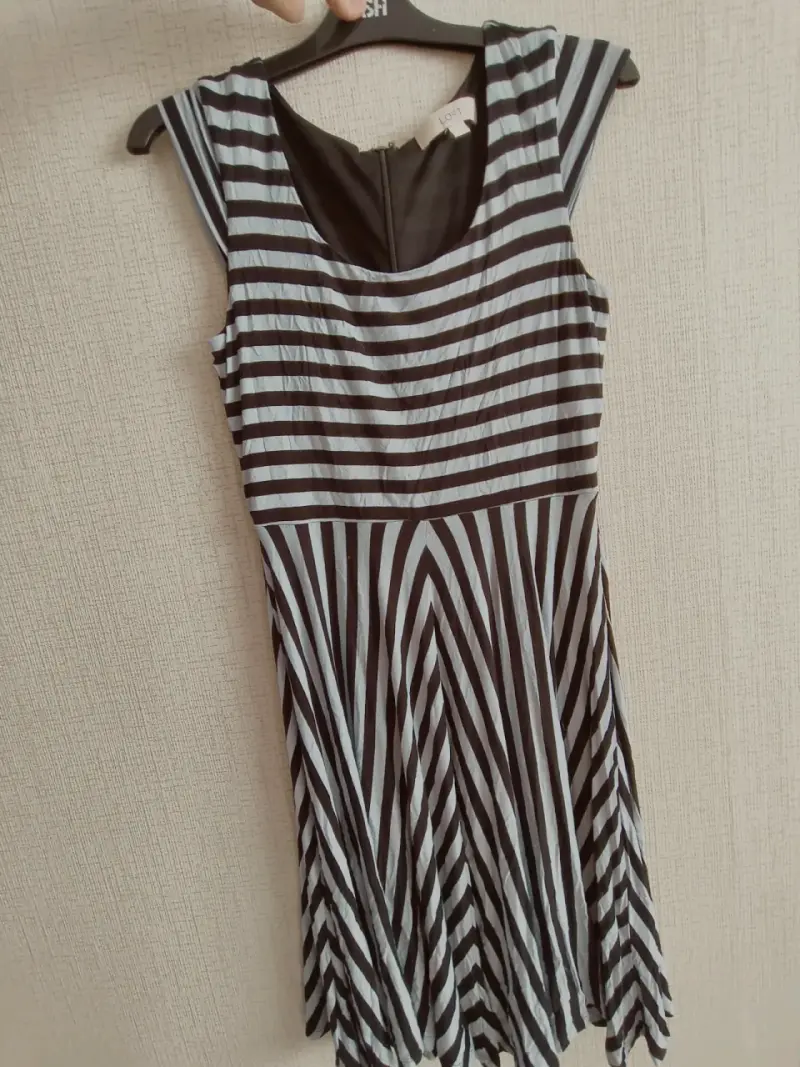 Vestido a rayas blanco y negro Loft