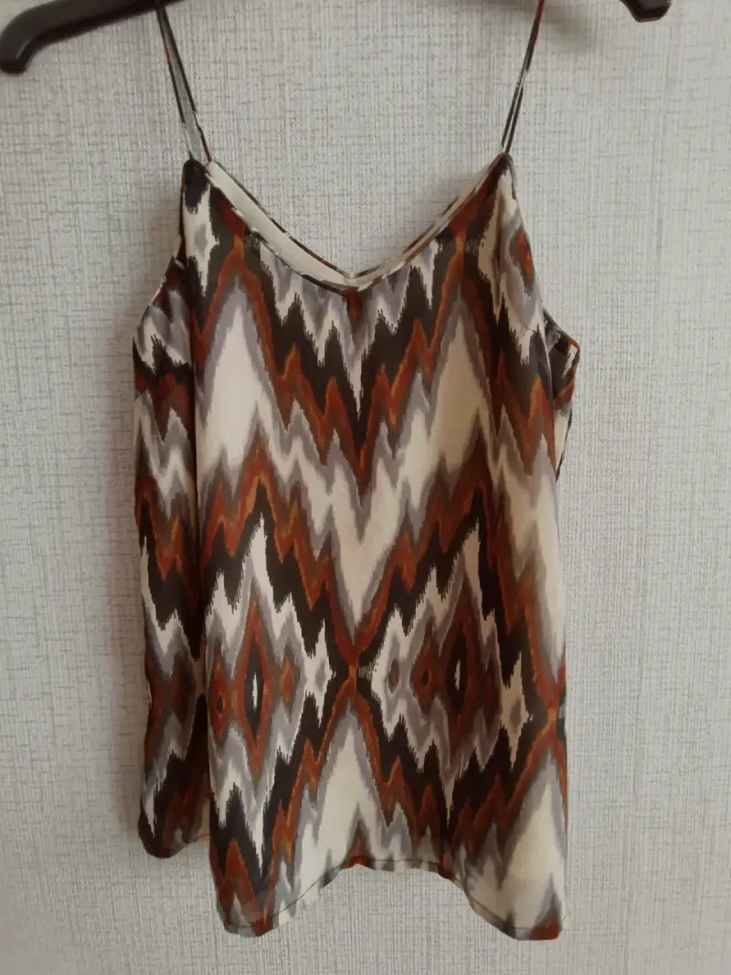 Blusa sin mangas con estampado geométrico