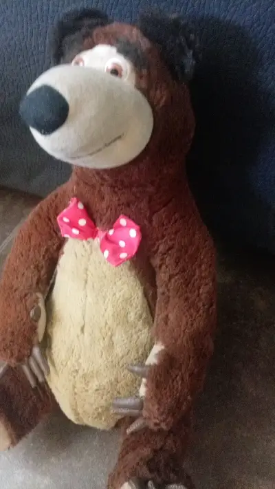 Peluche de oso marrón con moño rojo - miniatura 2