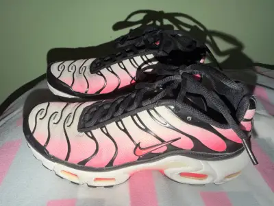 Zapatillas deportivas Nike Air Max rosa y negro - miniatura 1