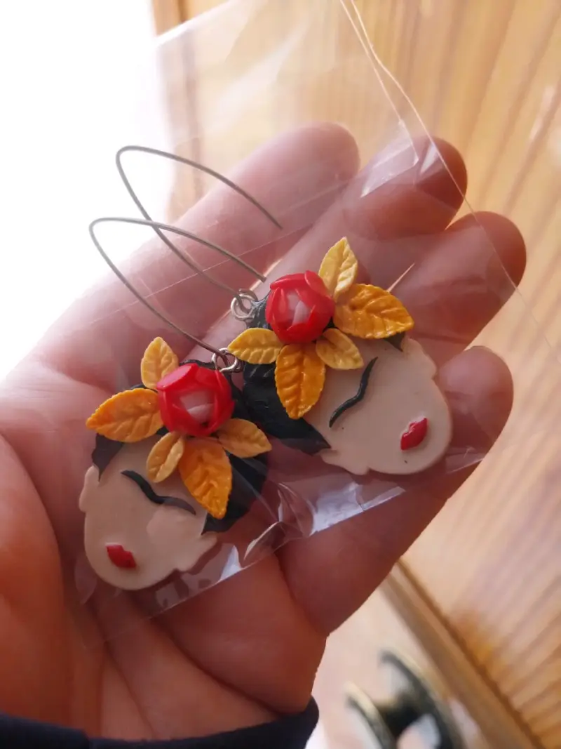 Aros colgantes Frida Kahlo artesanales