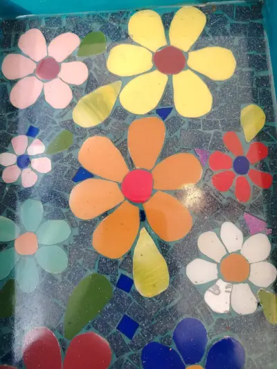 Bandeja decorativa de madera con diseño floral - miniatura 2