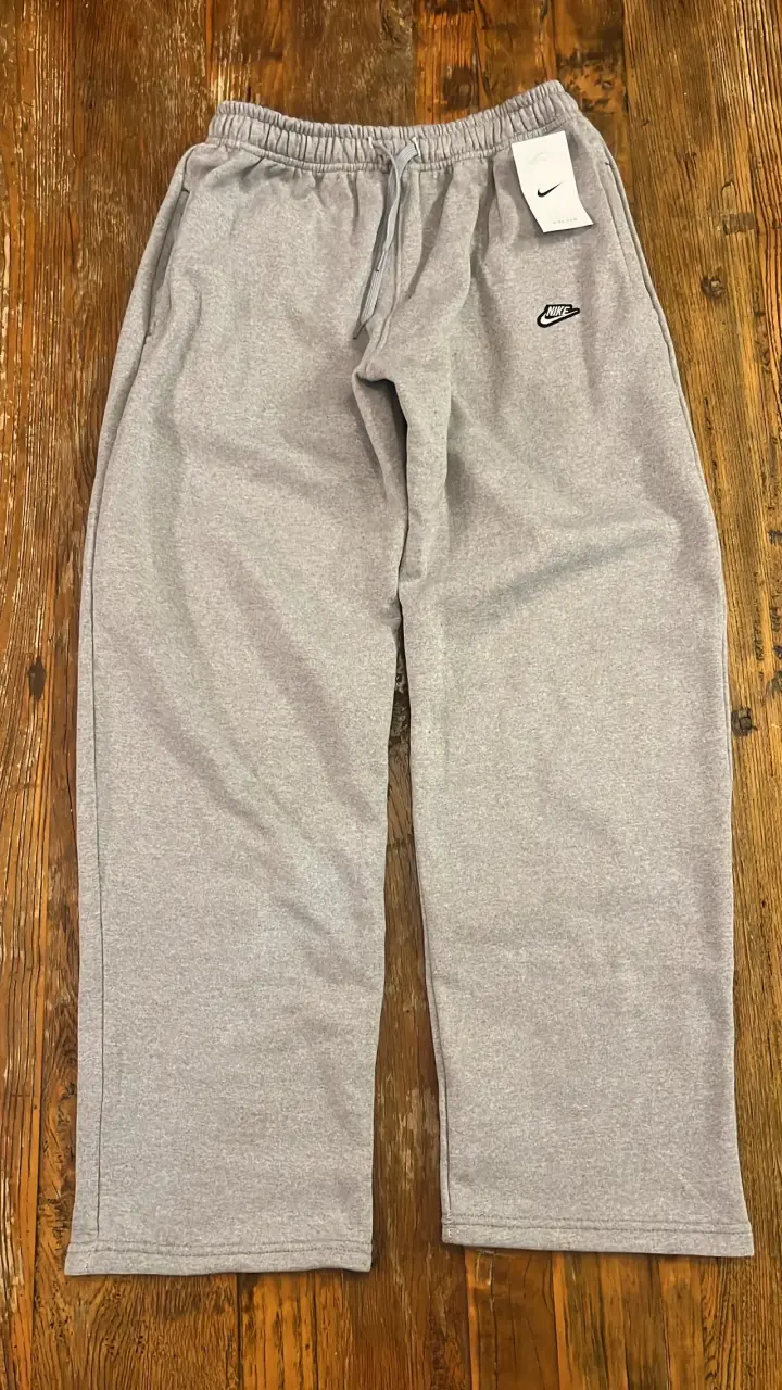 Buzos Nike en colores gris y negro - 2