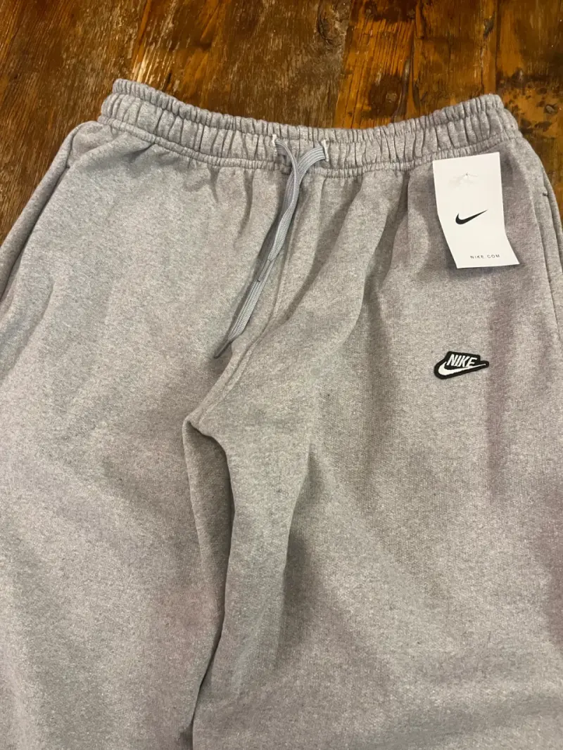 Buzos Nike en colores gris y negro - 5