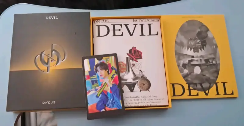 Álbum Devil de Oneus - 2