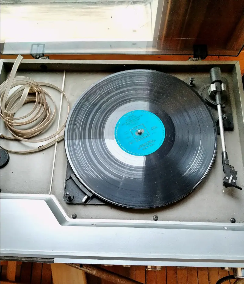 Tocadiscos Philips con sistema estéreo vintage - 5