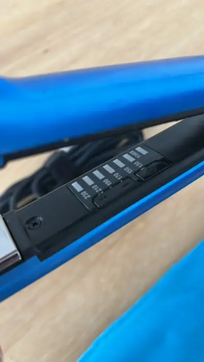 Plancha de Pelo Siegen Azul con Estuche - miniatura 2