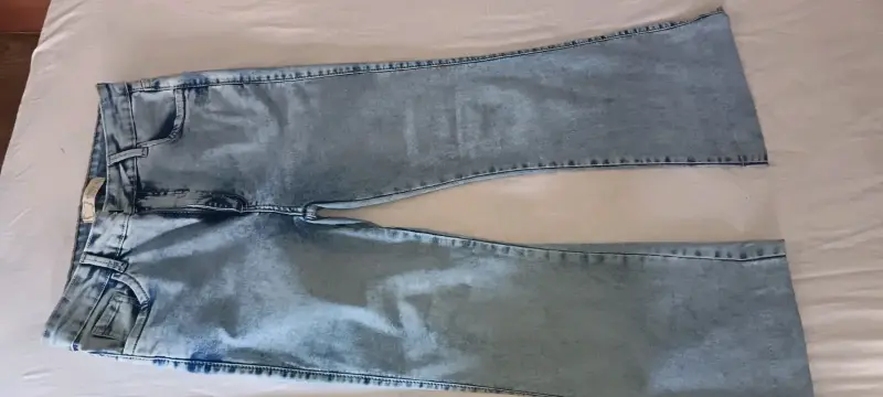 Jeans de mezclilla azul claro para mujer