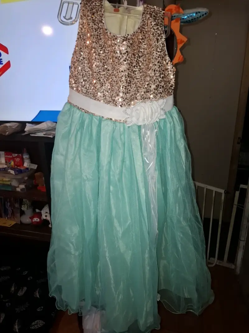 Vestido de niña con lentejuelas y tul verde agua - 3