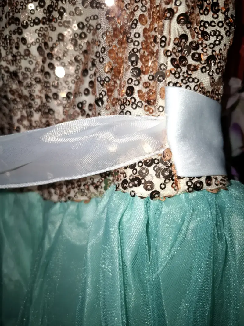 Vestido de niña con lentejuelas y tul verde agua - 5