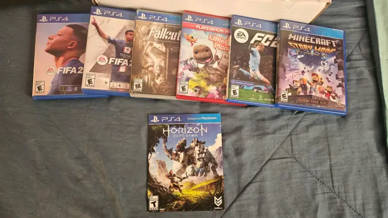 Consola PS4 con juegos y accesorios - 2