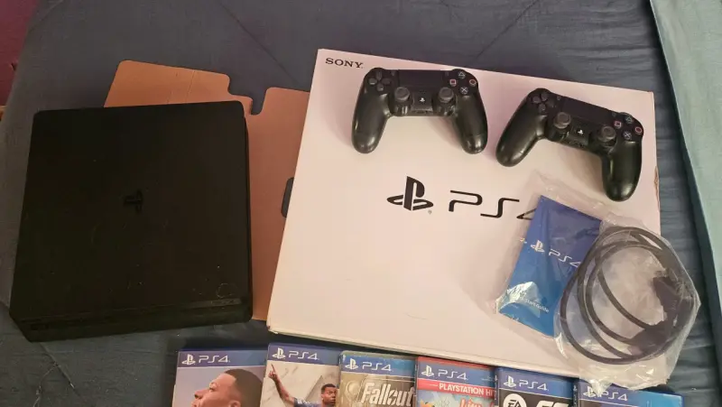 Consola PS4 con juegos y accesorios - 3