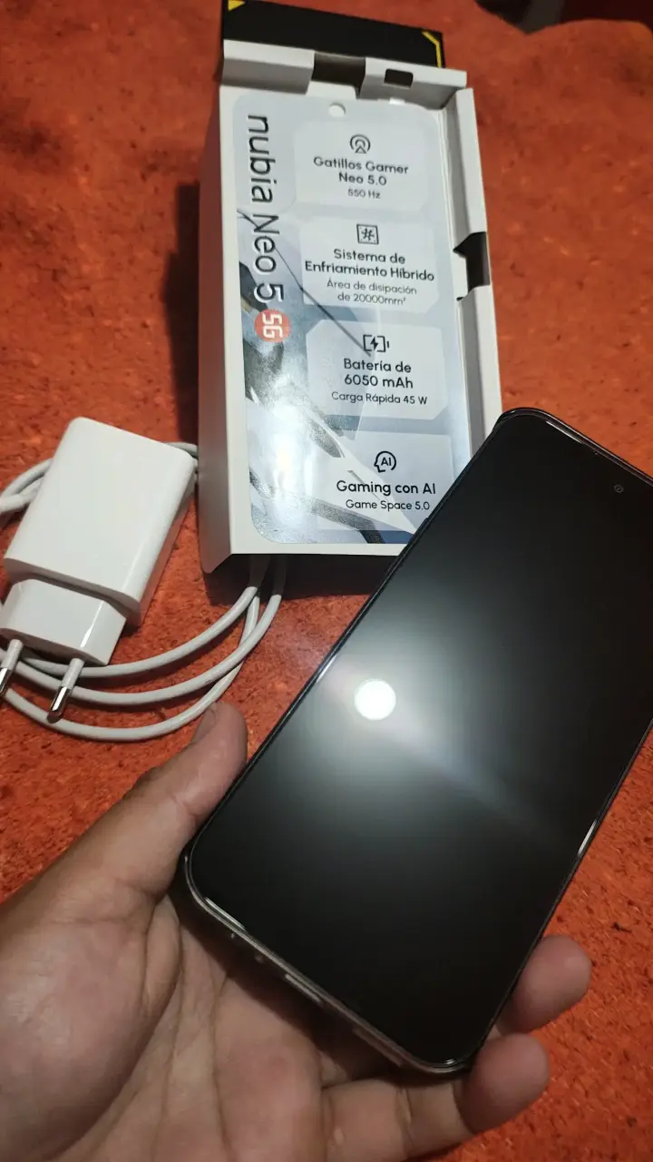 Smartphone Nubia Neo 05 5G con todas sus cosas - 3