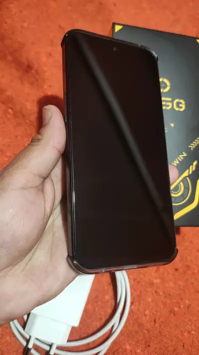 Smartphone Nubia Neo 05 5G con todas sus cosas - miniatura 4