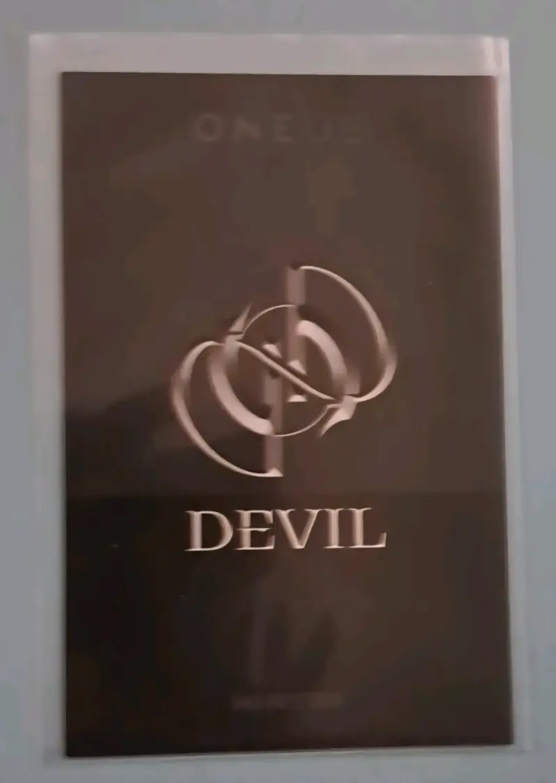 Fotocard Hwanwoong  Oneus Devil Edición Limitada - 2