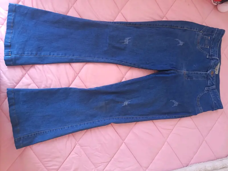 Jeans acampanados azul para mujer