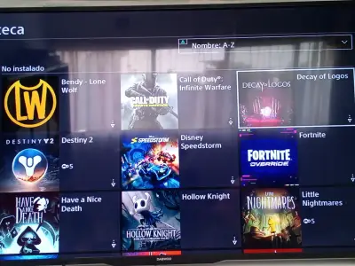 Consola PlayStation 4 con dos controles - miniatura 2