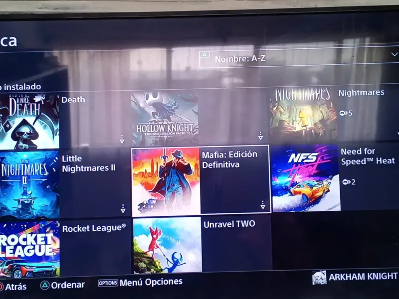 Consola PlayStation 4 con dos controles - 3
