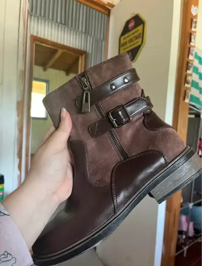 Botines de cuero marrón con hebilla - miniatura 2