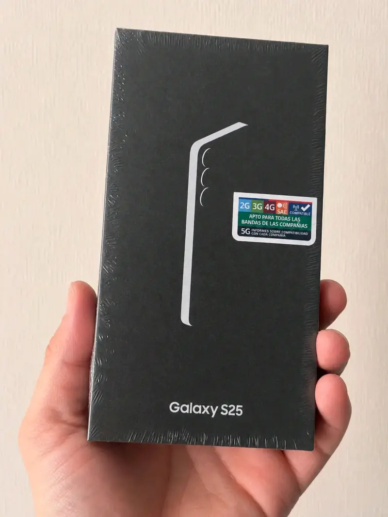 Smartphone Galaxy S25 nuevo en caja