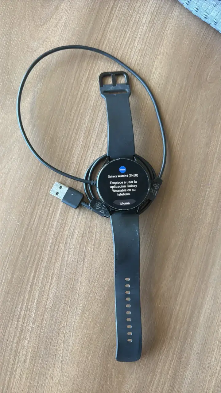 Reloj Samsung Galaxy Watch2 con cargador original - 1