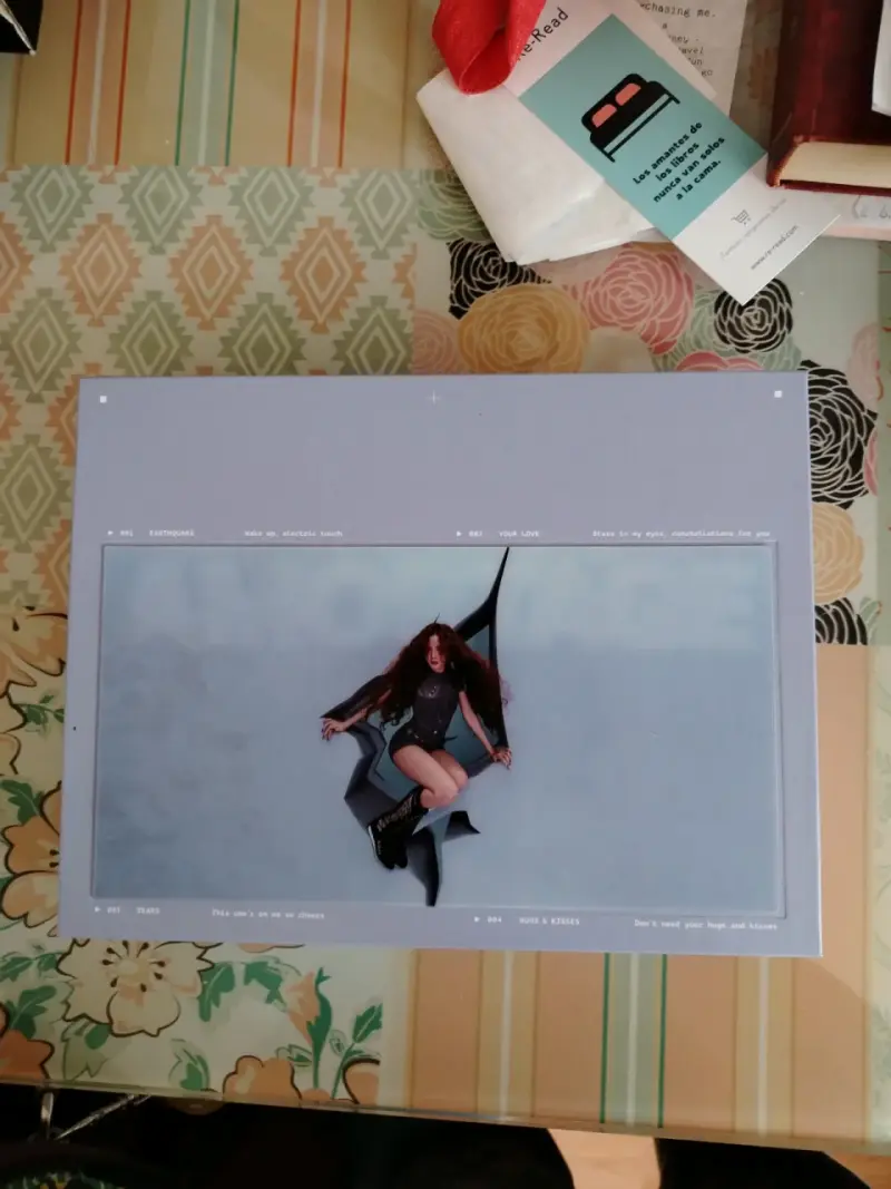 Álbum Amortage Jisoo con CD y fotos - 1