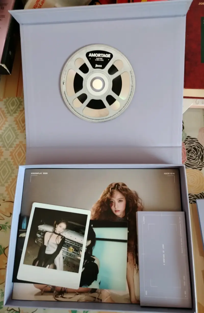Álbum Amortage Jisoo con CD y fotos - 3