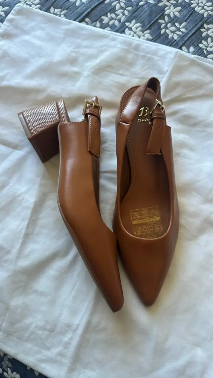 Zapatos de tacón bajo marrones J3 Italia - 2