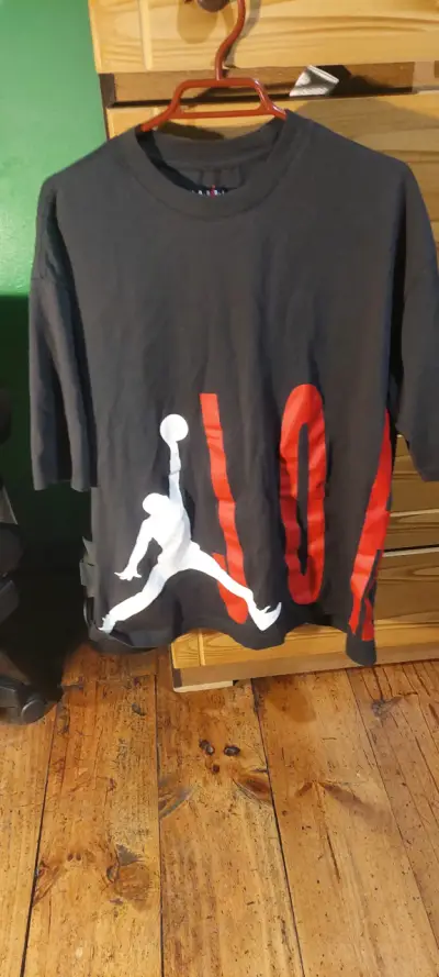 Polera negra Jordan con diseño Jumpman - miniatura 1