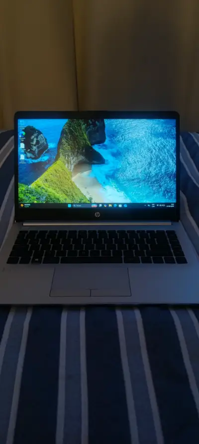 Notebook HP 348 g7 - miniatura 1