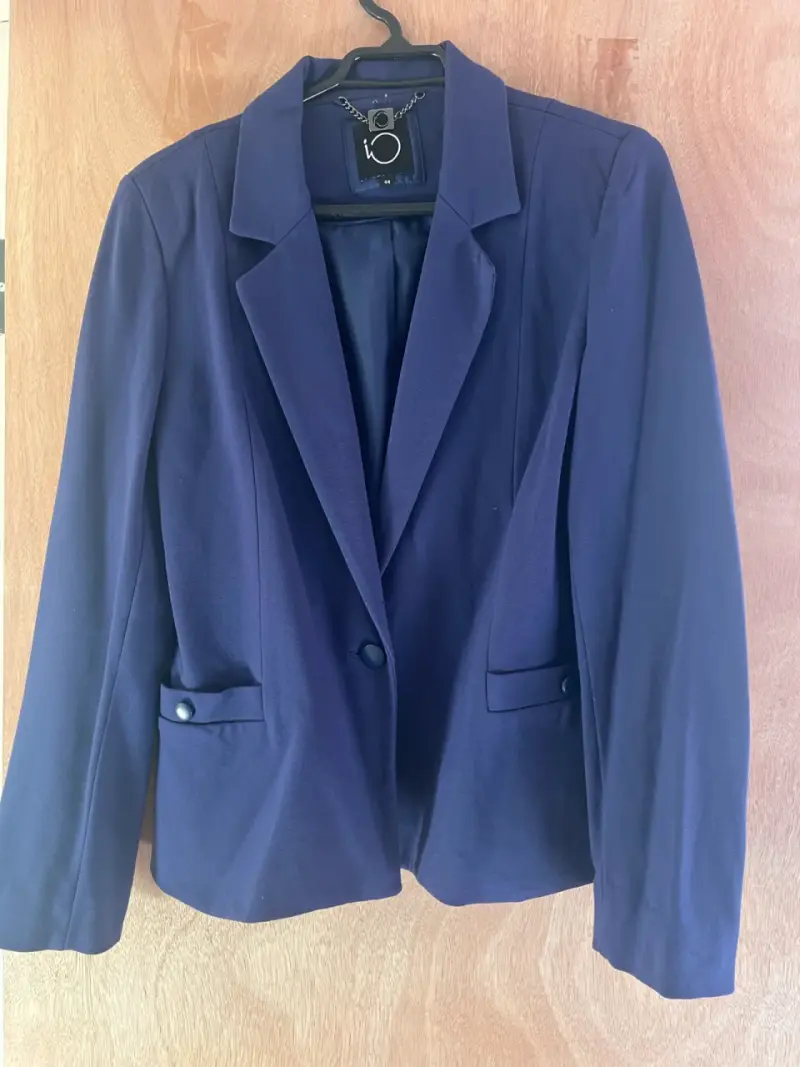 Blazer azul marino para mujer marca IO
