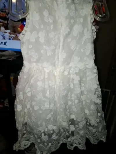 Vestido de encaje blanco para niña - miniatura 4