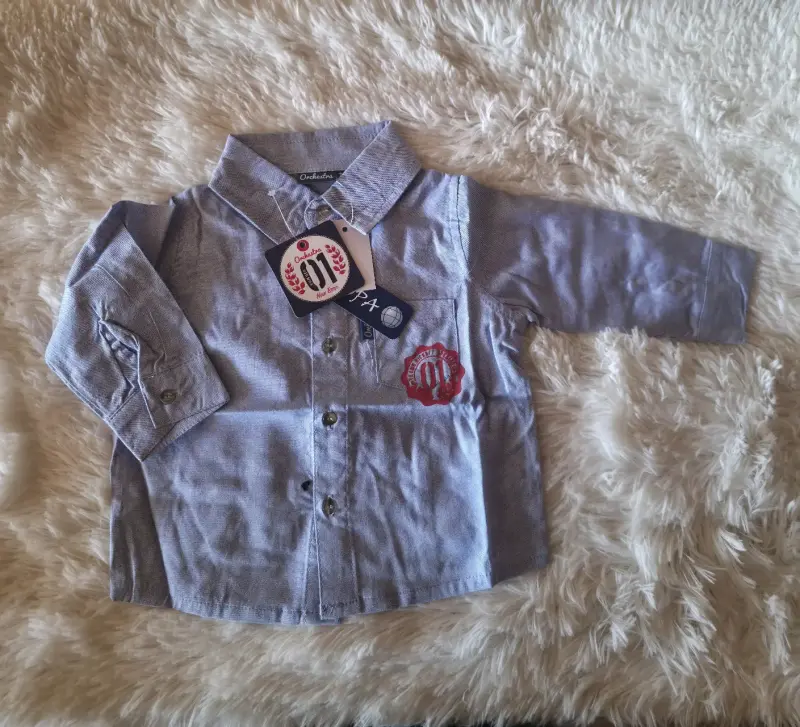 Camisa de bebé azul con diseño - 4