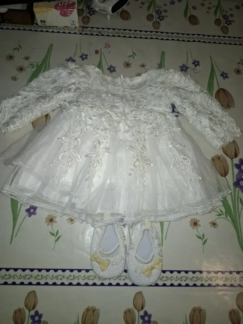 Vestido de bautizo para bebé con encaje blanco - 4