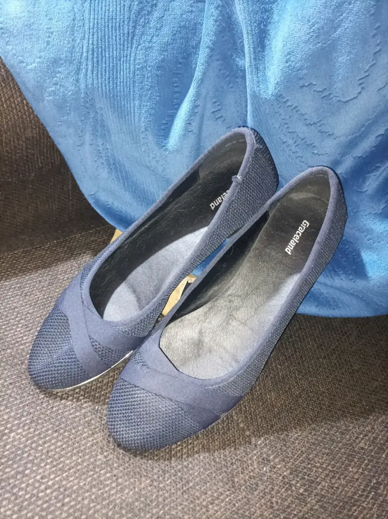 Zapatos planos azul con detalle floral - 6