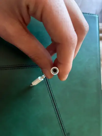 Adaptador de audio Lightning a Jack 3.5mm - miniatura 2