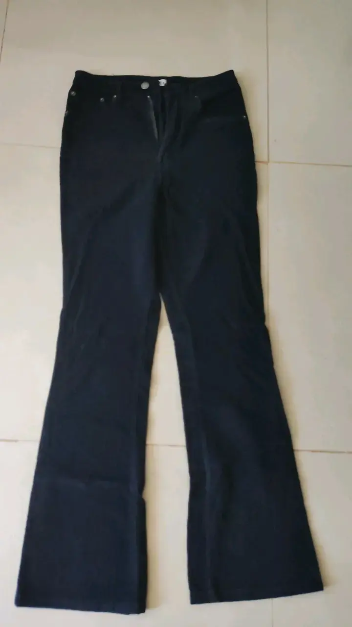 Pantalones de tela suave negros para mujer